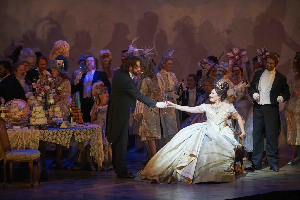 La Traviata-Michael Cooper-Canadian Opera Company